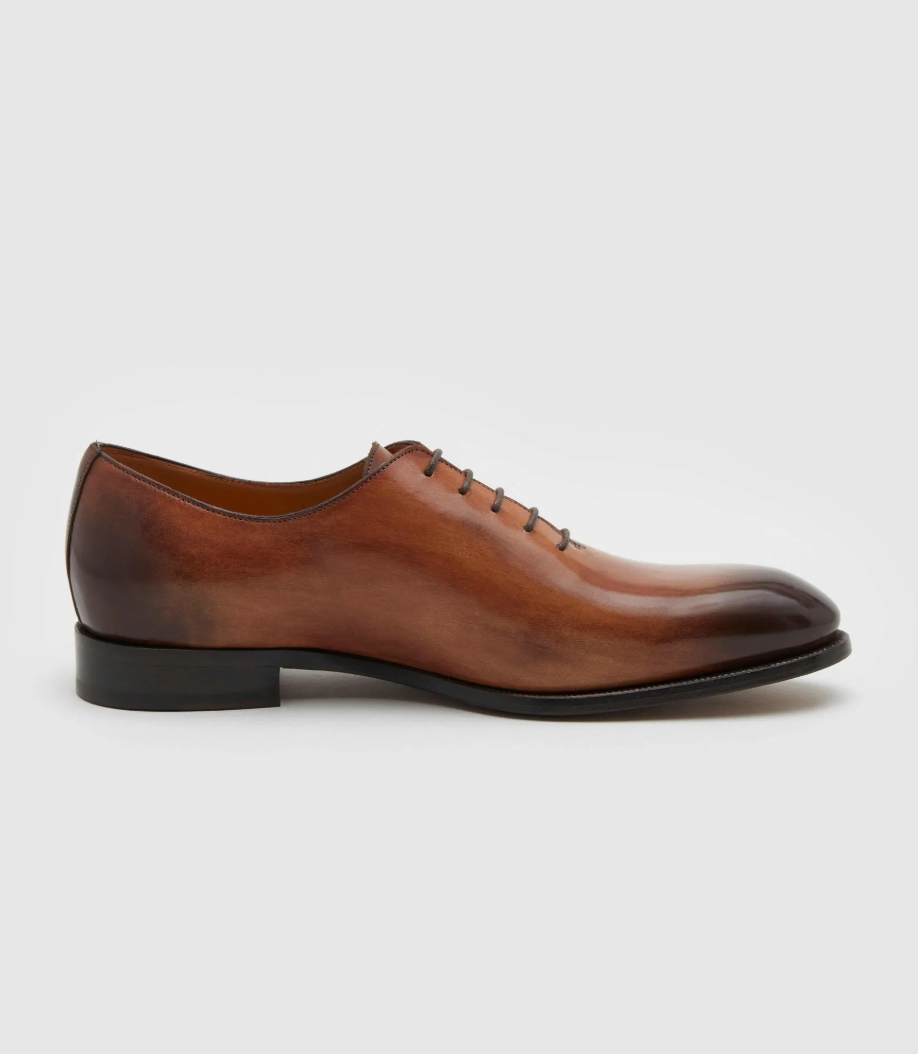 Chaussure couture en cuir marron clair 