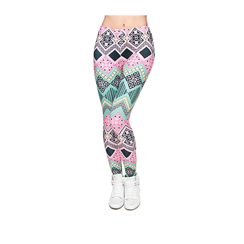Pantalon legging aux motifs géométriques et couleurs pastels.